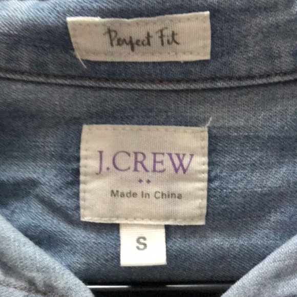 A J.Crew size small button down top - Picture 3 of 3